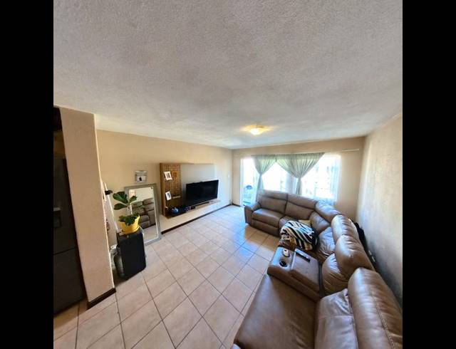 2 BEDROOM APARTMENT FOR SALE IN BIRCHLEIGH